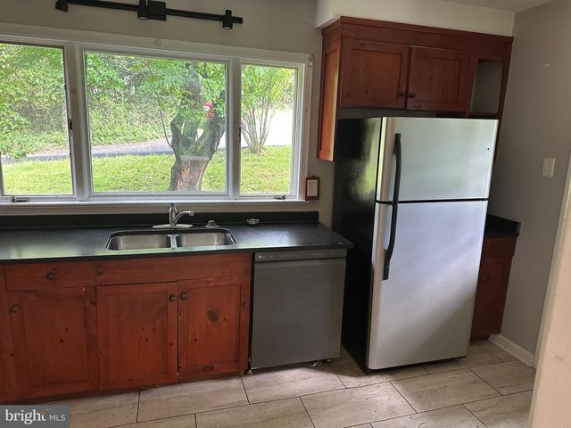 769 S WATER ST, Woodstock, VA 22664