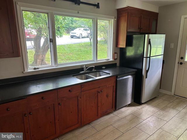 769 S WATER ST, Woodstock, VA 22664