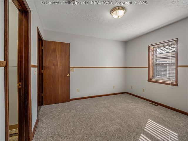 842 Greendale Drive, Charleston, WV 25302