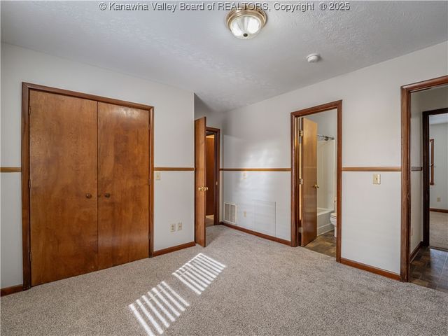 842 Greendale Drive, Charleston, WV 25302