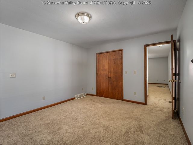 842 Greendale Drive, Charleston, WV 25302