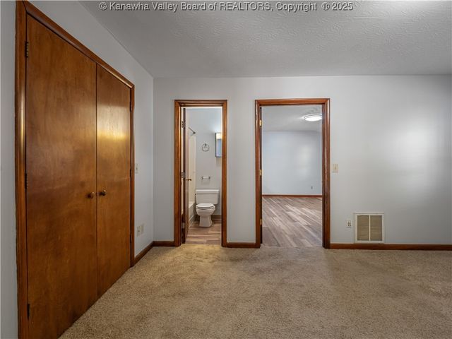 842 Greendale Drive, Charleston, WV 25302