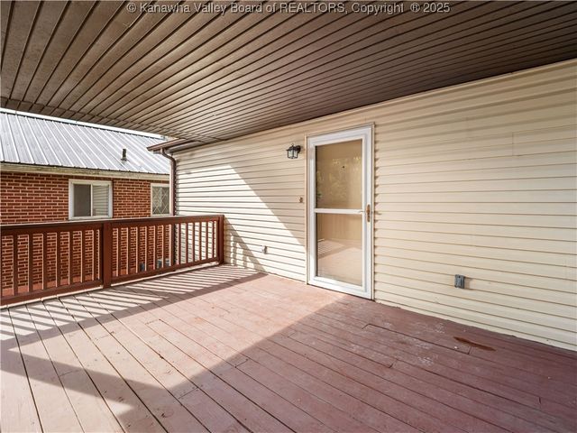 842 Greendale Drive, Charleston, WV 25302