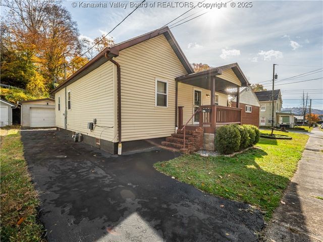 842 Greendale Drive, Charleston, WV 25302