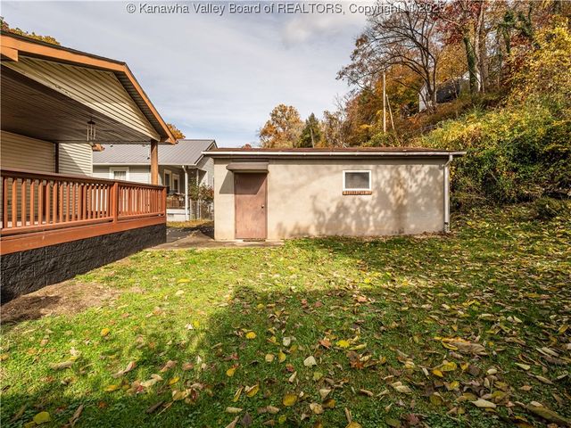 842 Greendale Drive, Charleston, WV 25302