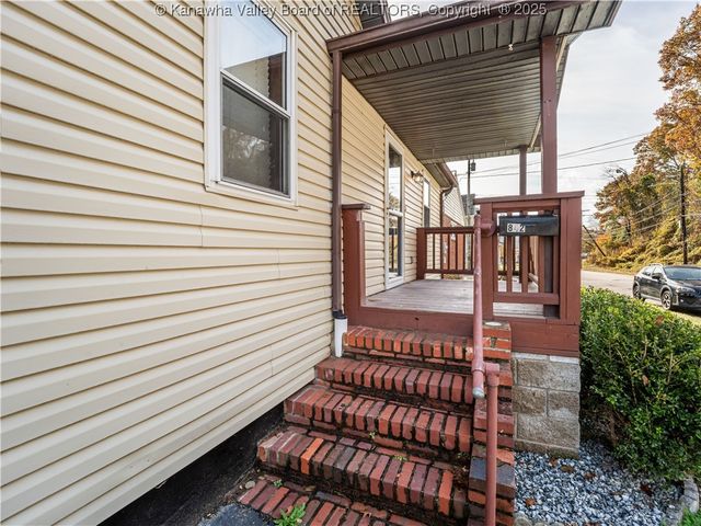 842 Greendale Drive, Charleston, WV 25302