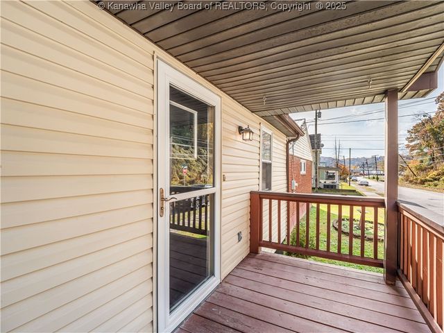842 Greendale Drive, Charleston, WV 25302