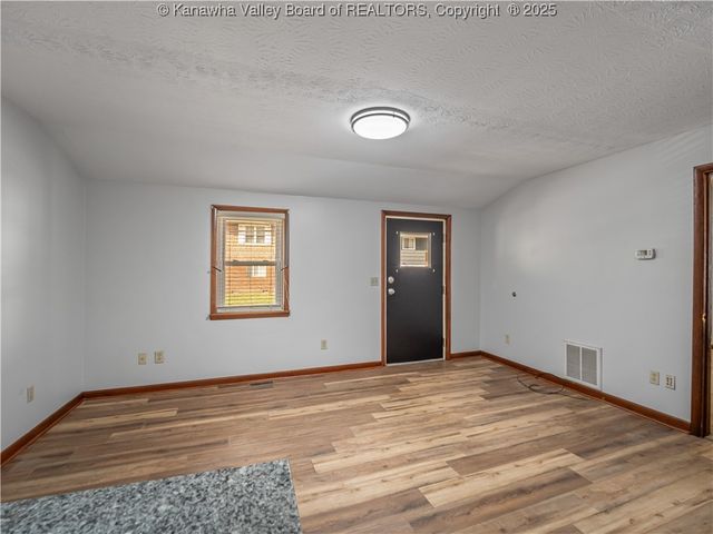 842 Greendale Drive, Charleston, WV 25302