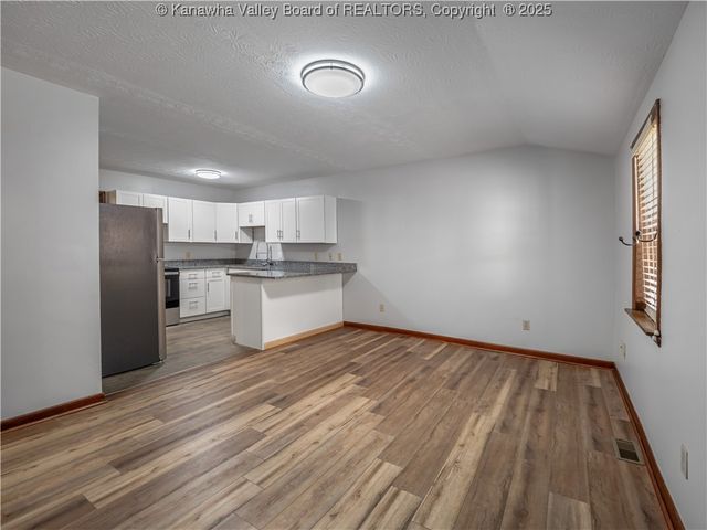 842 Greendale Drive, Charleston, WV 25302