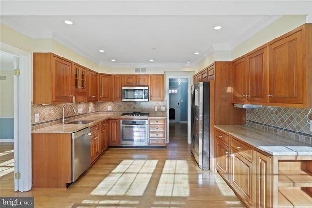 6543 CEDARWOOD CT, Falls Church, VA 22041