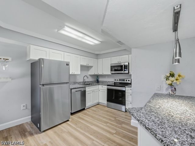 1544 Mainsail DR 7, Naples, FL 34114