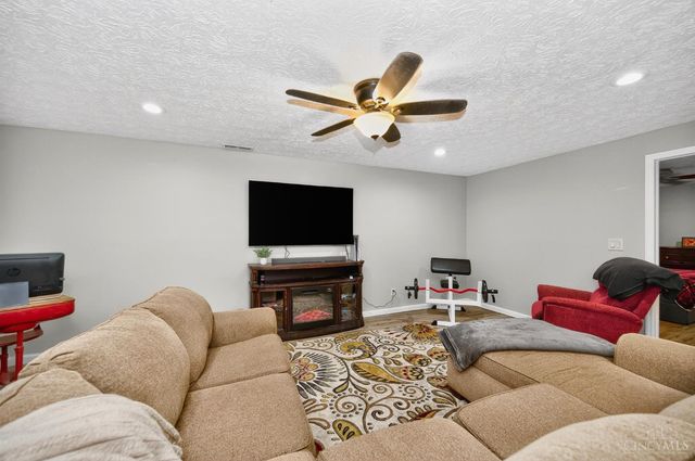 826 Turtlecreek Union Road, Turtle Creek Twp, OH 45036