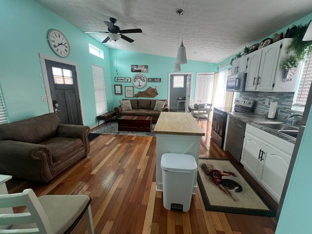 185 Turkey Ridge Road, Wellington, KY 40387