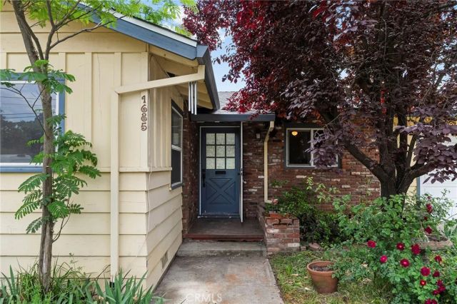 1685 Hooker Oak, Chico, CA 95926
