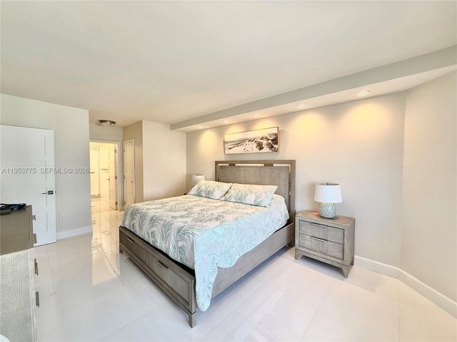 1985 S Ocean Dr 22P, Hallandale Beach, FL 33009