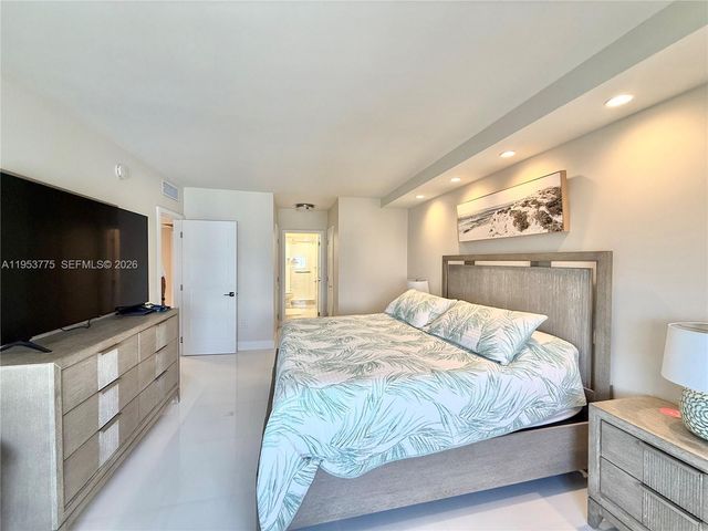 1985 S Ocean Dr 22P, Hallandale Beach, FL 33009