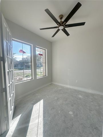 334 Villages Dr, Rockport, TX 78382