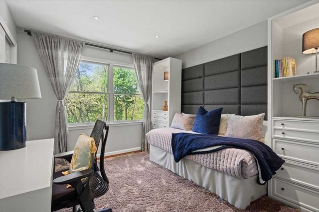 7 Dickinson Circle, Shrewsbury, MA 01545
