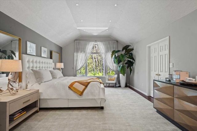 7 Dickinson Circle, Shrewsbury, MA 01545