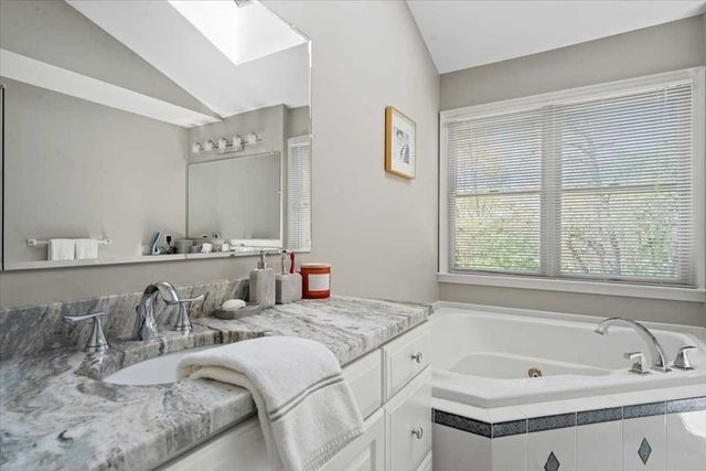 7 Dickinson Circle, Shrewsbury, MA 01545