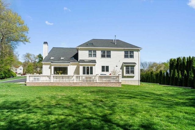 7 Dickinson Circle, Shrewsbury, MA 01545