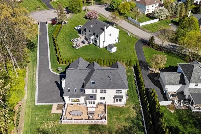 7 Dickinson Circle, Shrewsbury, MA 01545