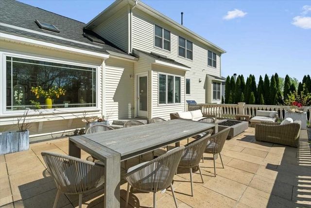 7 Dickinson Circle, Shrewsbury, MA 01545