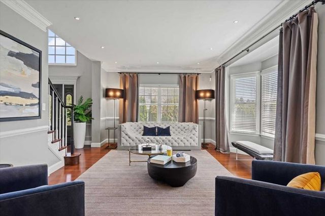 7 Dickinson Circle, Shrewsbury, MA 01545