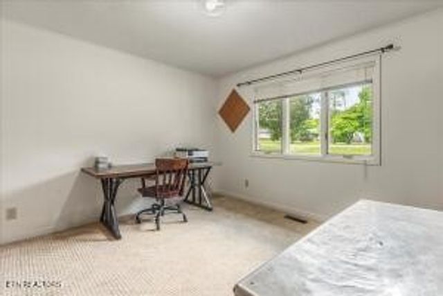 2522 Cindy St, Athens, TN 37303
