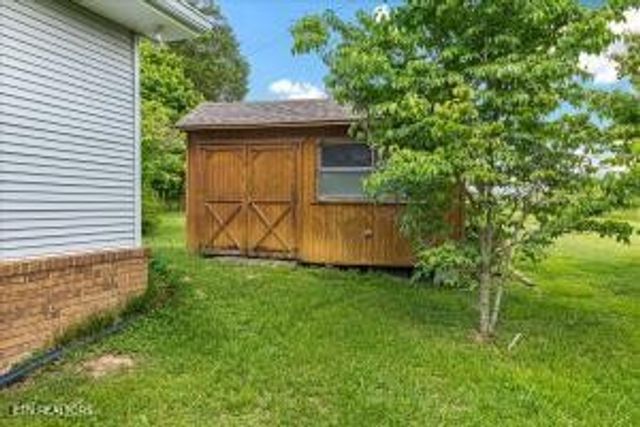 2522 Cindy St, Athens, TN 37303