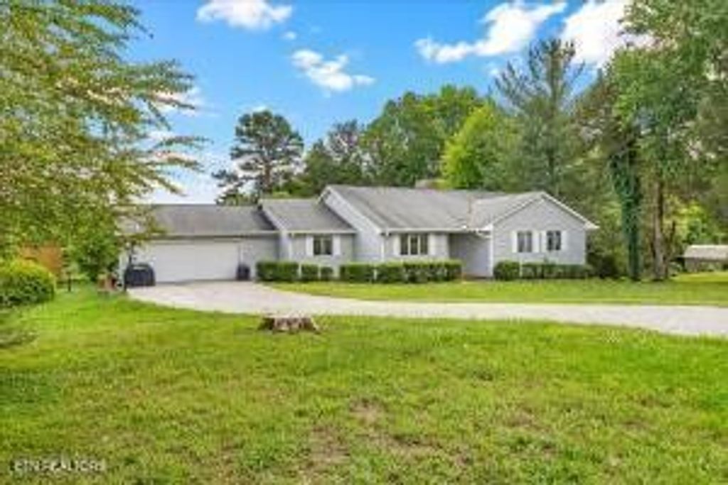 2522 Cindy St, Athens, TN 37303