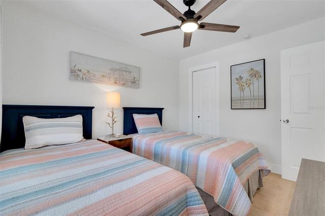 423 62ND STREET, Holmes Beach, FL 34217