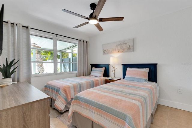 423 62ND STREET, Holmes Beach, FL 34217