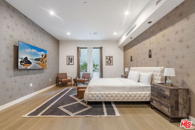 10563 Ashton Avenue 1, Los Angeles, CA 90024