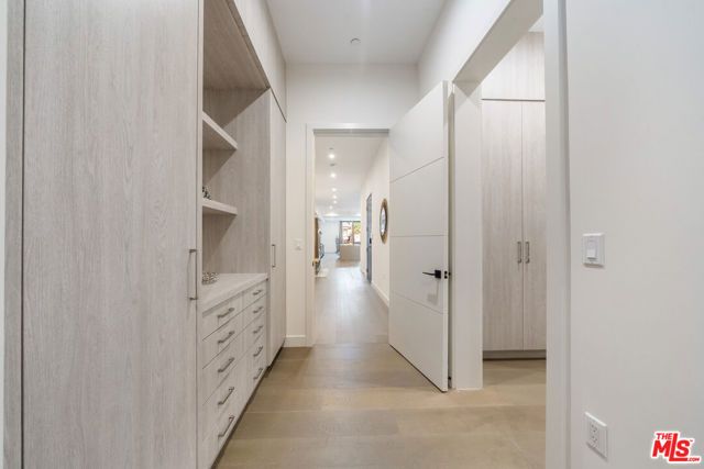 10563 Ashton Avenue 1, Los Angeles, CA 90024