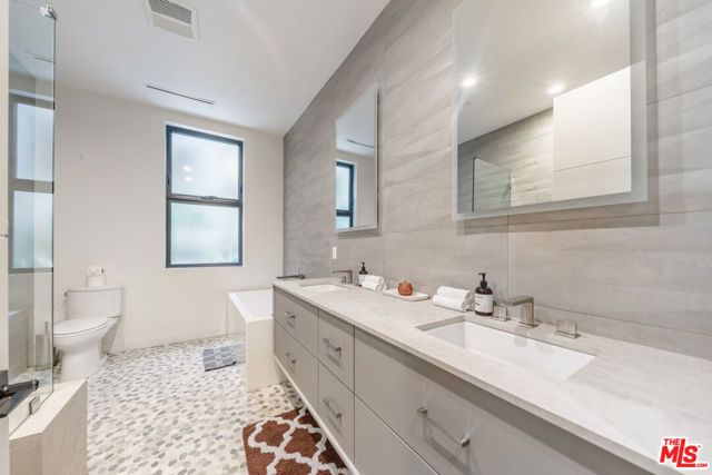 10563 Ashton Avenue 1, Los Angeles, CA 90024