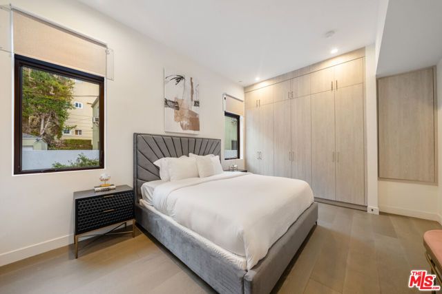 10563 Ashton Avenue 1, Los Angeles, CA 90024