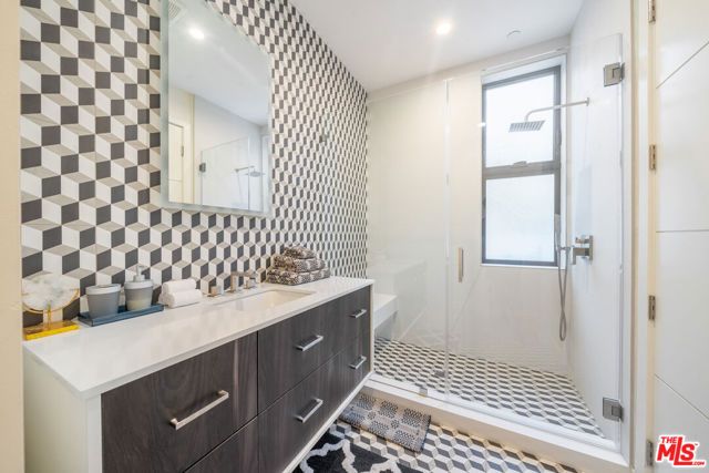 10563 Ashton Avenue 1, Los Angeles, CA 90024