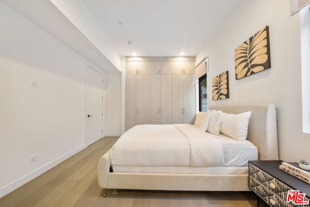 10563 Ashton Avenue 1, Los Angeles, CA 90024