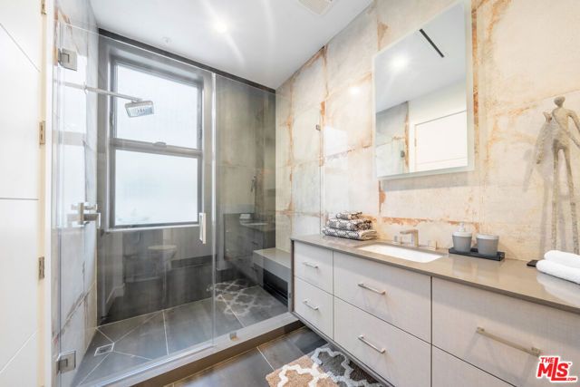 10563 Ashton Avenue 1, Los Angeles, CA 90024