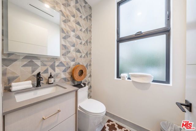 10563 Ashton Avenue 1, Los Angeles, CA 90024