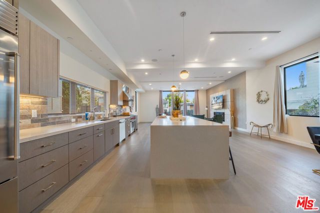 10563 Ashton Avenue 1, Los Angeles, CA 90024