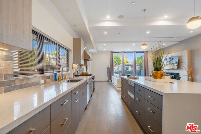 10563 Ashton Avenue 1, Los Angeles, CA 90024