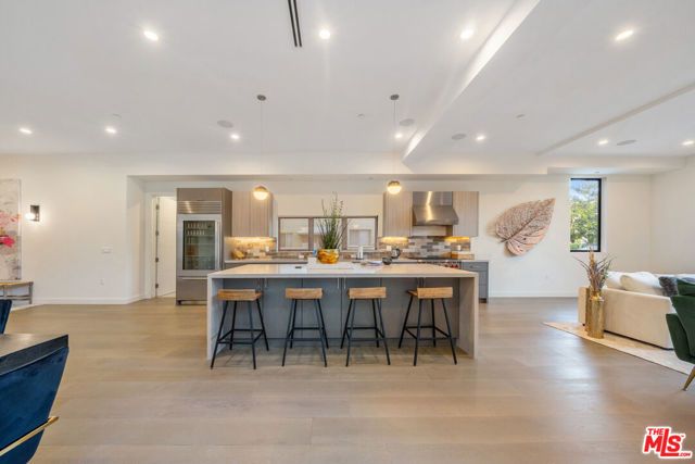 10563 Ashton Avenue 1, Los Angeles, CA 90024