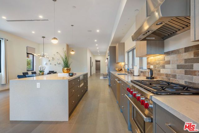 10563 Ashton Avenue 1, Los Angeles, CA 90024