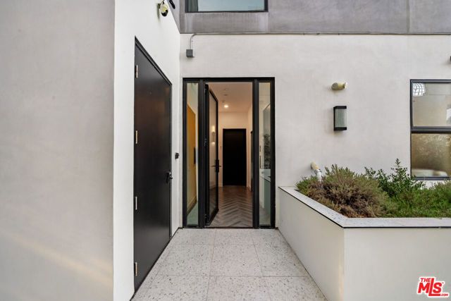 10563 Ashton Avenue 1, Los Angeles, CA 90024
