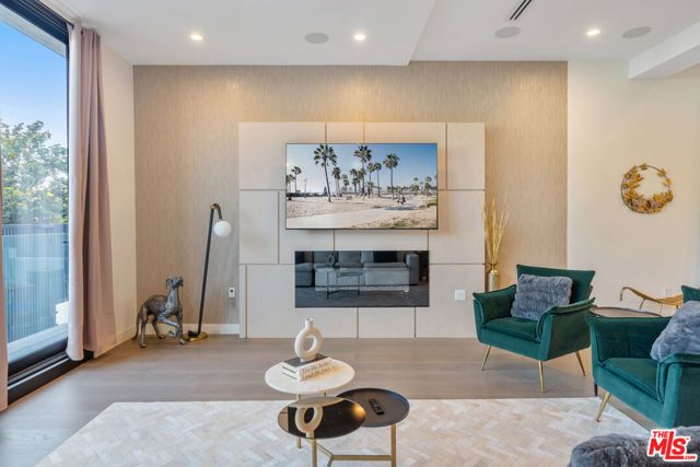 10563 Ashton Avenue 1, Los Angeles, CA 90024