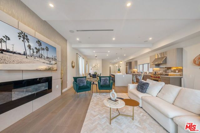 10563 Ashton Avenue 1, Los Angeles, CA 90024