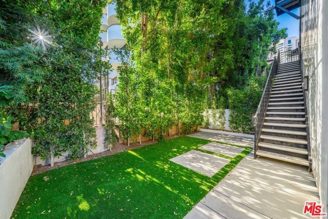 10563 Ashton Avenue 1, Los Angeles, CA 90024