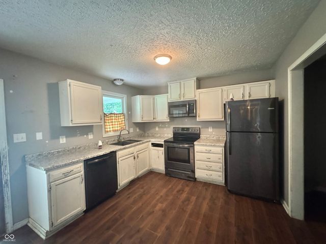 380 Mill Springs, Fillmore, IN 46128